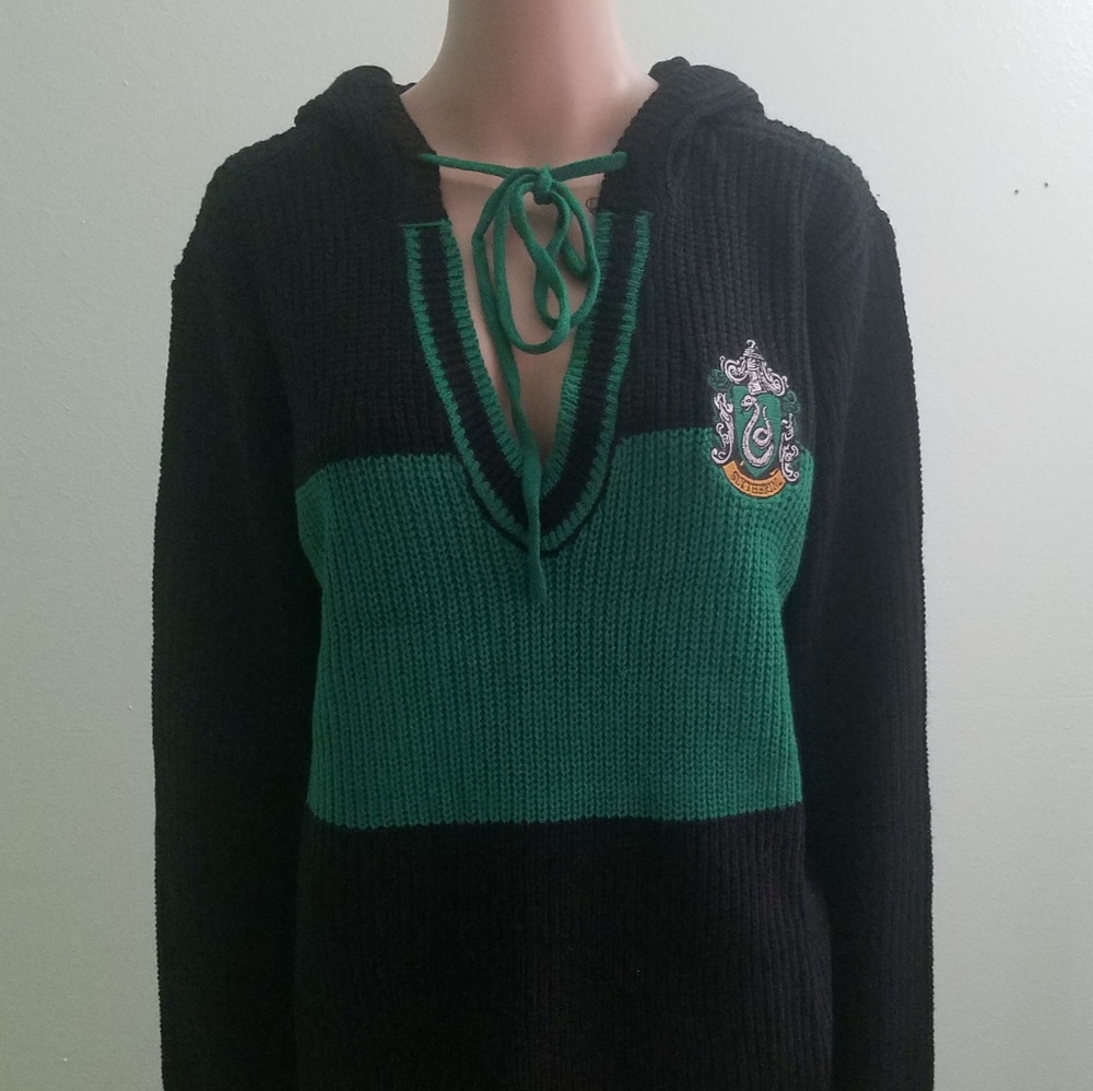 HARRY POTTER HOODED SWEATER.